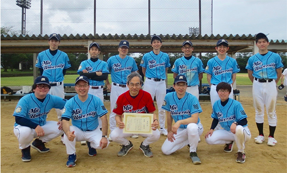 野球大会の集合写真